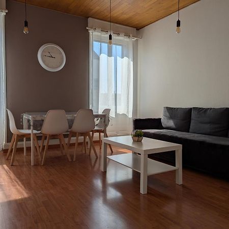 Le Mirage - Appartement 2 Chambres, Salon, Cuisine Equipee, Parking Et Wifi Gratuit Mülhausen Exterior foto