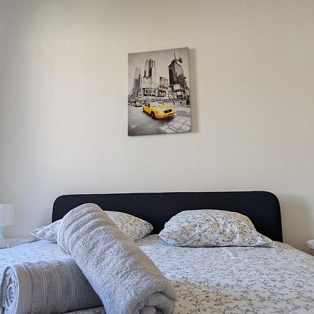 Le Mirage - Appartement 2 Chambres, Salon, Cuisine Equipee, Parking Et Wifi Gratuit Mülhausen Exterior foto