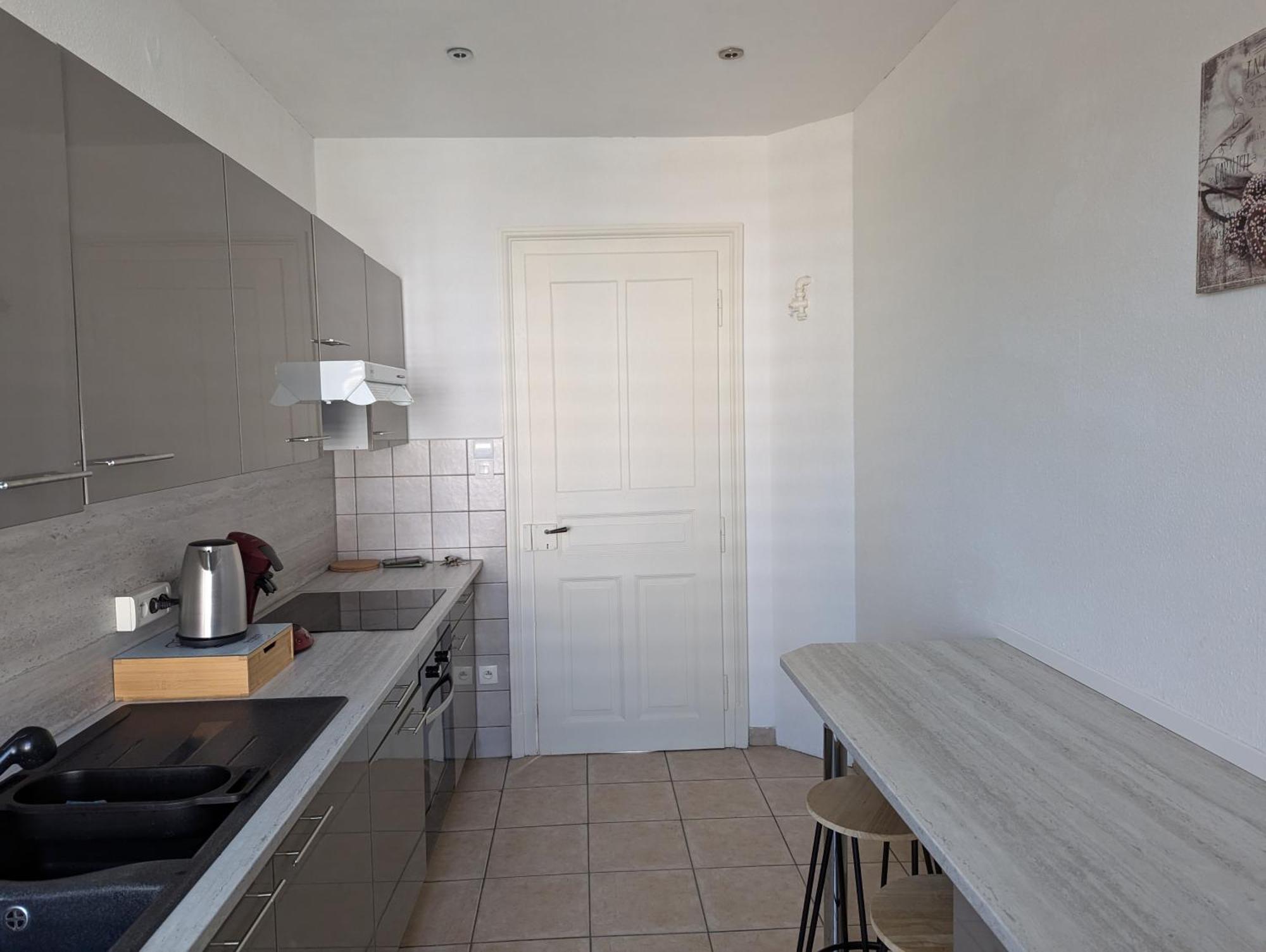 Le Mirage - Appartement 2 Chambres, Salon, Cuisine Equipee, Parking Et Wifi Gratuit Mülhausen Exterior foto