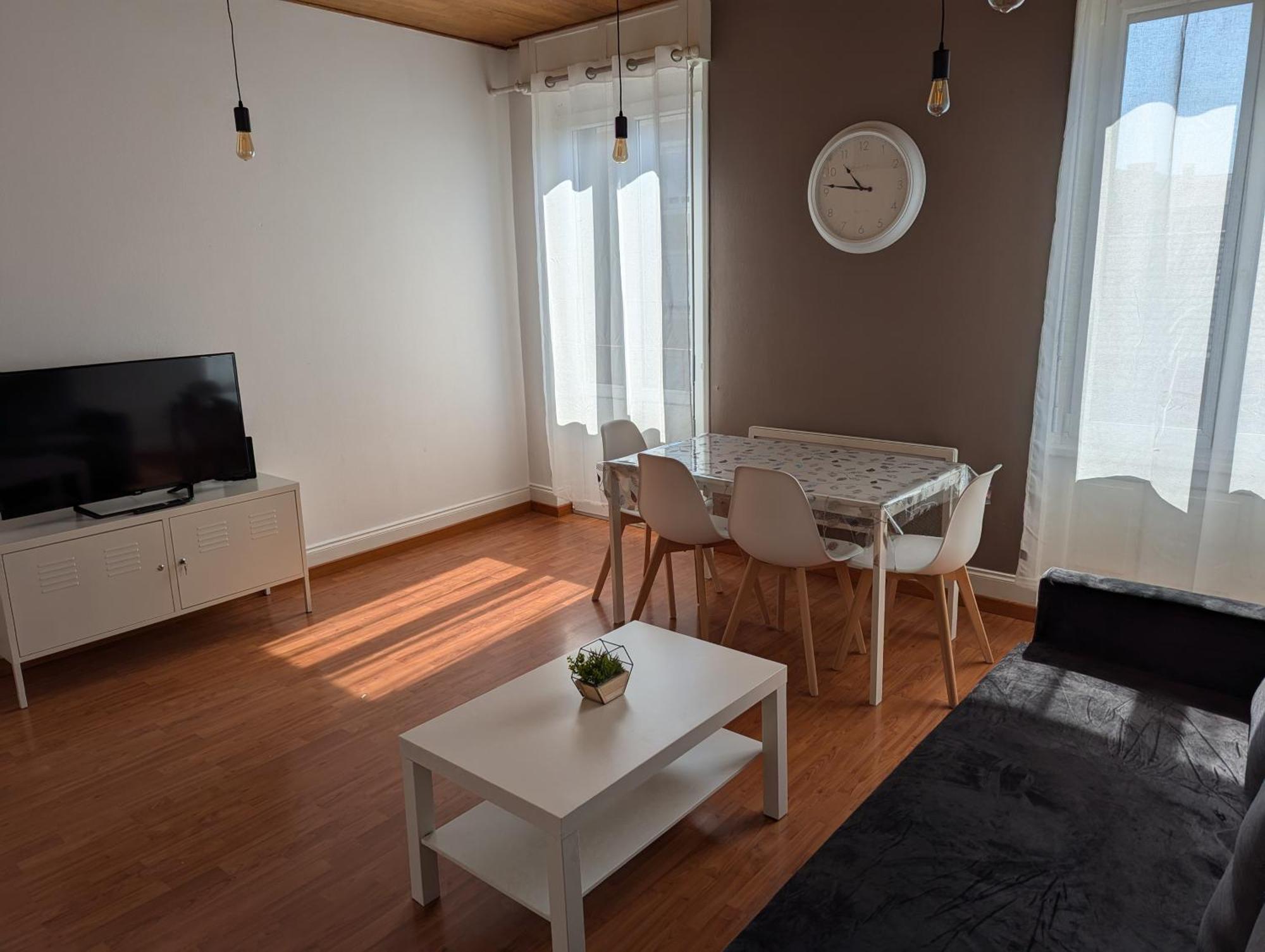 Le Mirage - Appartement 2 Chambres, Salon, Cuisine Equipee, Parking Et Wifi Gratuit Mülhausen Exterior foto